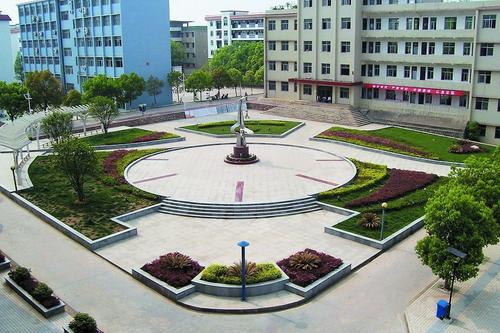 咸宁职业技术学院.jpg