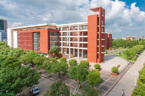 长江大学.jpg