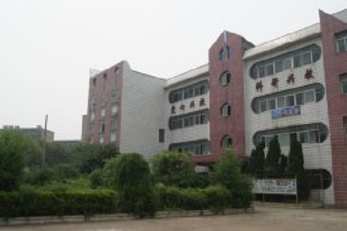 孝感市第二技工学校1.jpg