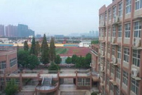 咸宁市工业学校.jpg